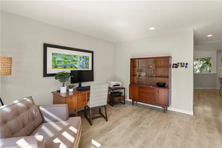 152 N Singingwood, Orange, California 92869