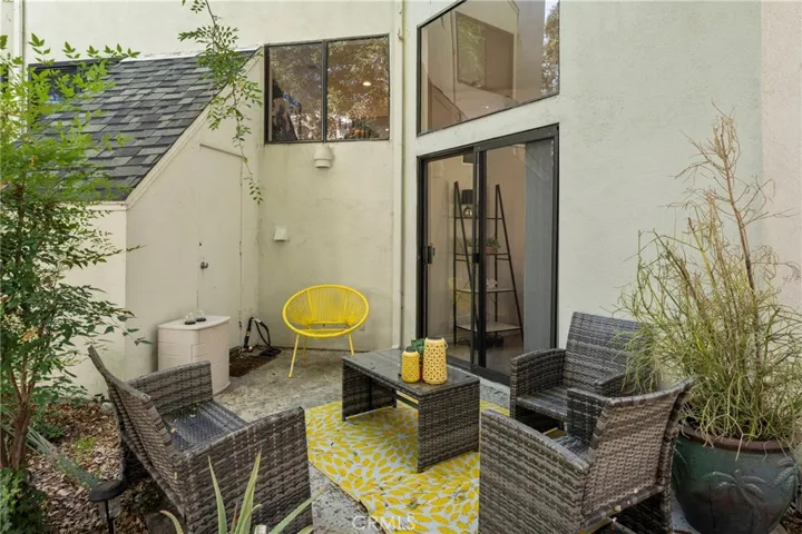 152 N Singingwood, Orange, California 92869