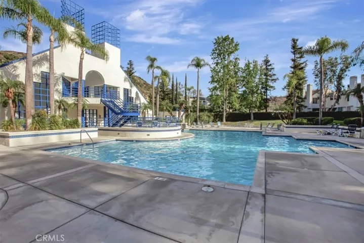 152 N Singingwood, Orange, California 92869
