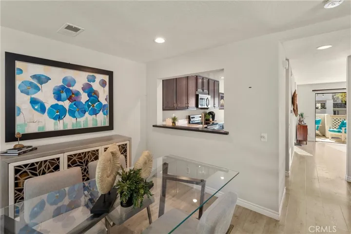 152 N Singingwood, Orange, California 92869