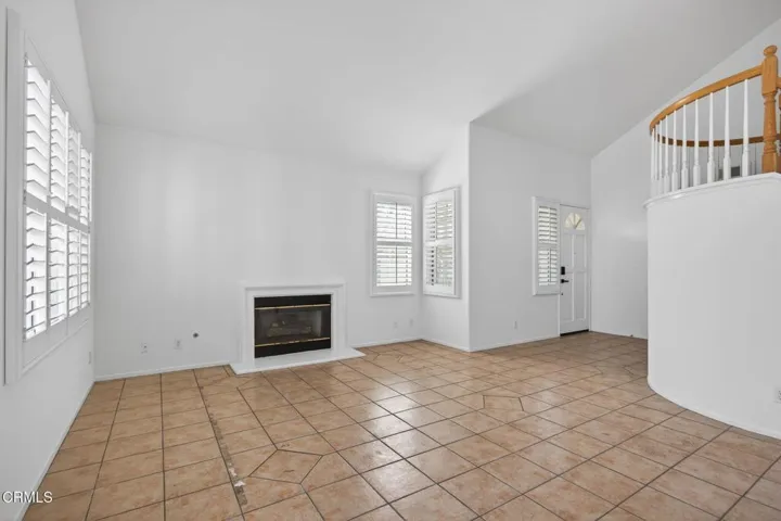 11-web-or-mls-Upmarket Media-263Cam028