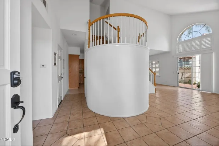 6-web-or-mls-Upmarket Media-263Cam016