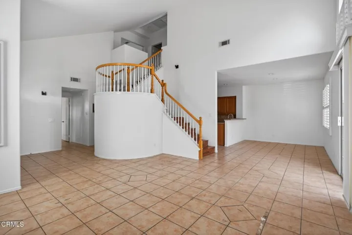 9-web-or-mls-Upmarket Media-263Cam025
