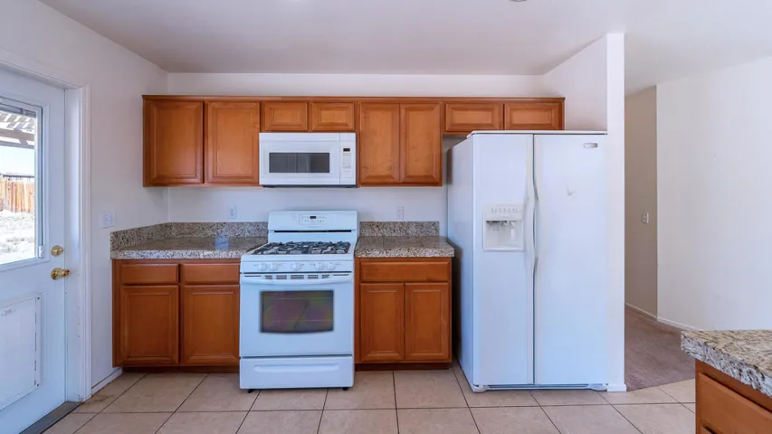 5154 SPLIT ROCK AVE 29 PALMS 21