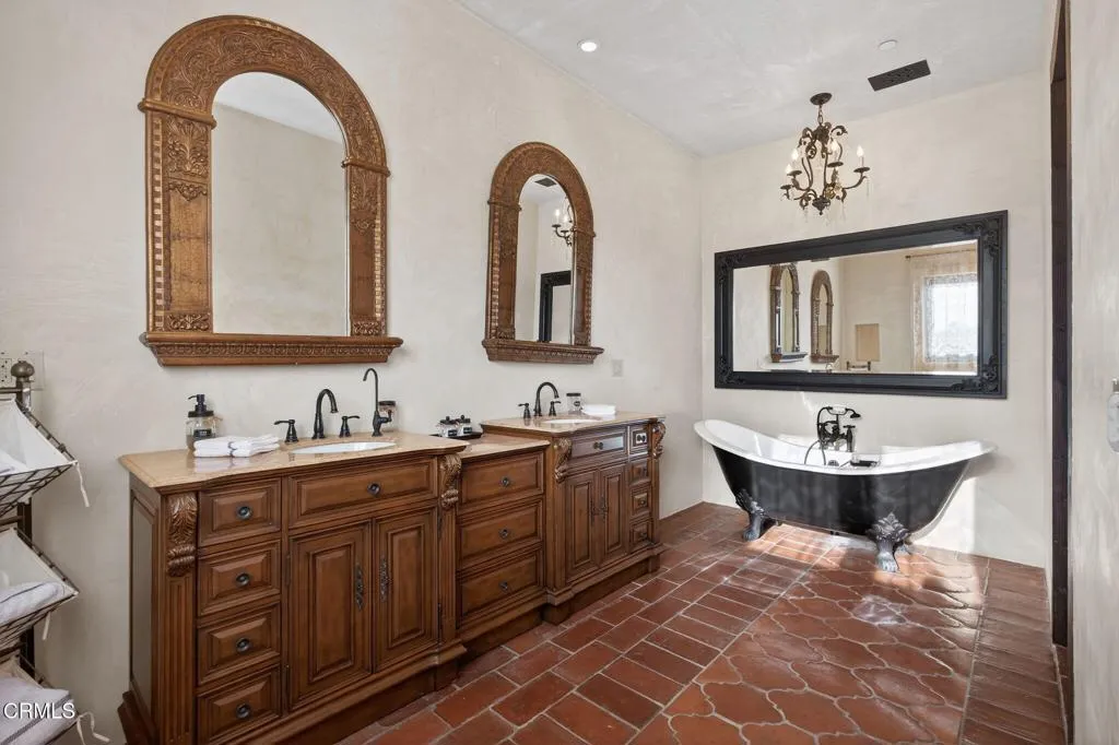 59-web-or-mls-Upmarketmedia_4689Nor-128