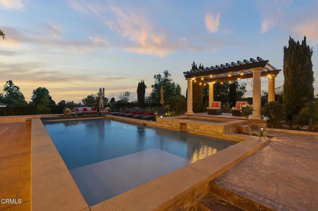 14-web-or-mls-Upmarketmedia_4689Nor-twi-