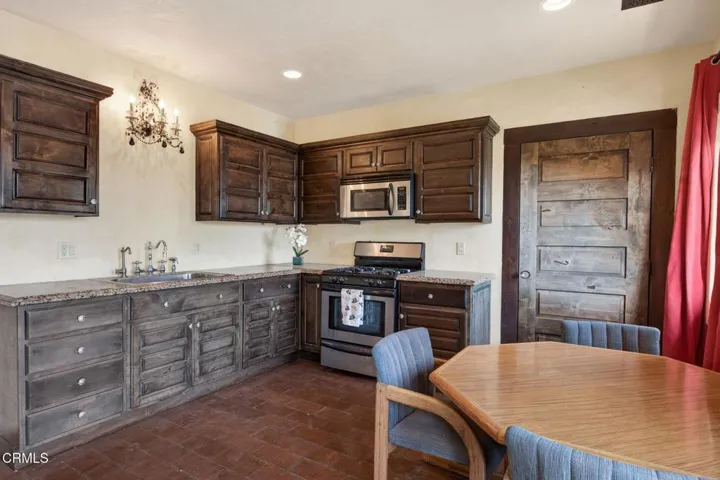 122-web-or-mls-Upmarketmedia_4689Nor-328