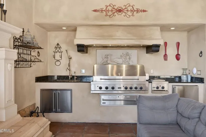 106-web-or-mls-Upmarketmedia_4689Nor-275