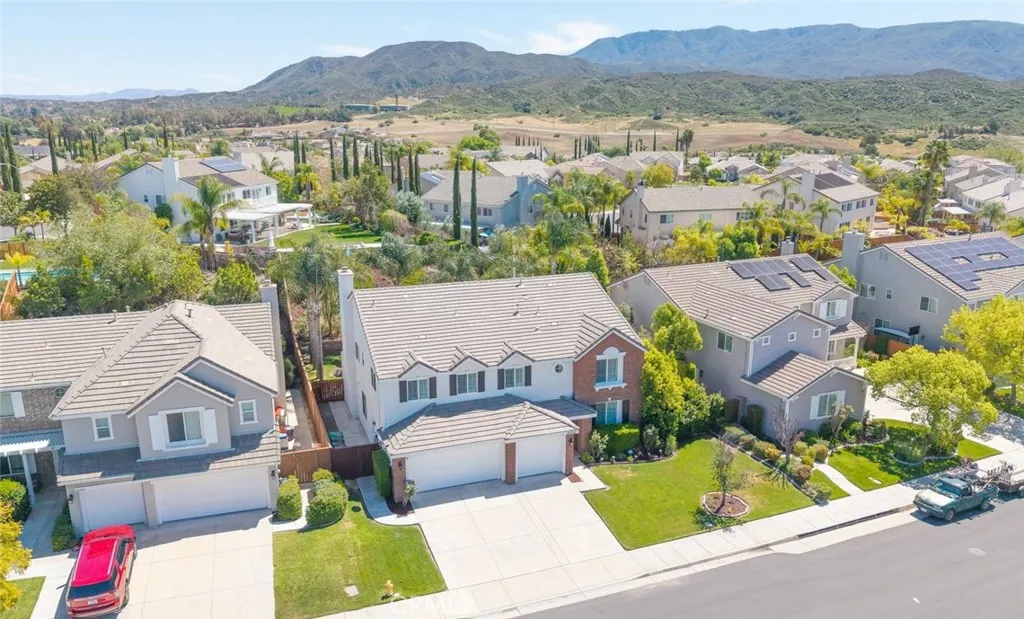 Desirable "Olde Orchard" Morgan Hill Neighborhood in South Temecula