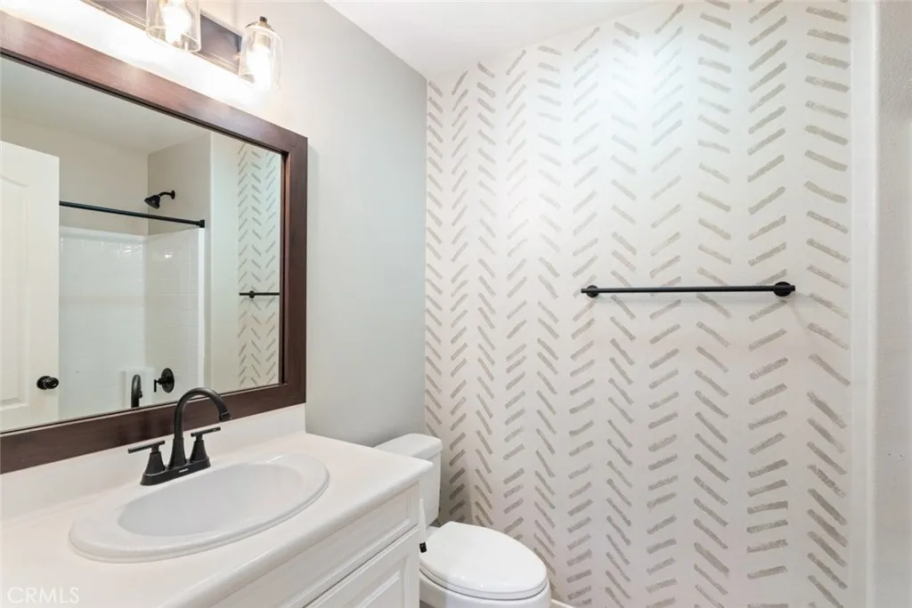 Downstairs full bathroom 1