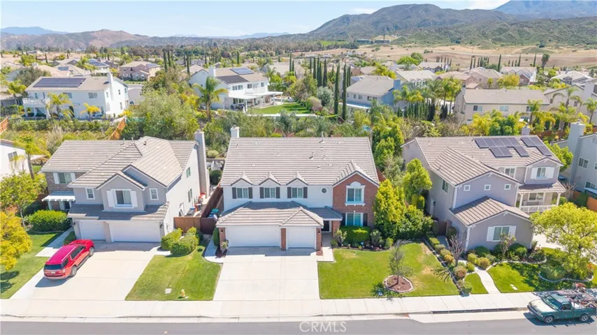 Beautiful Morgan Hill Neighborhood in South Temecula.