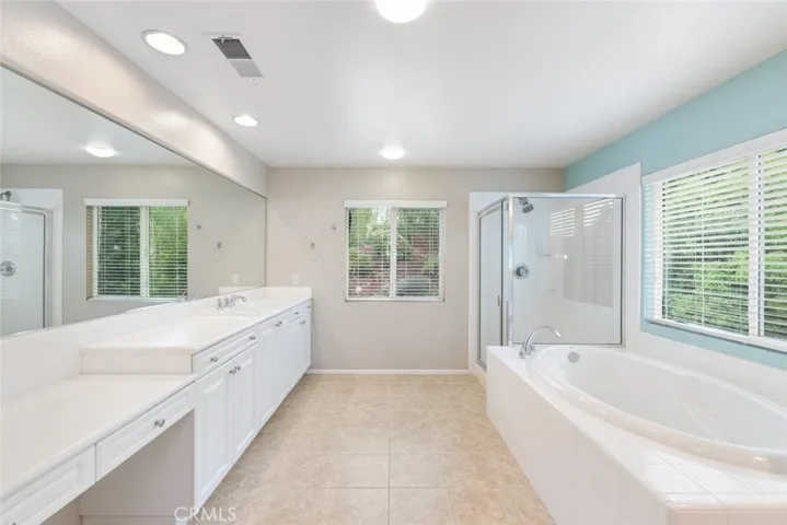 Upstairs Primary Ensuite Bathroom 4.