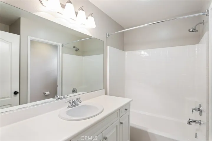 Upstairs full bathroom 2