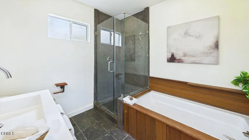 023_cam06413g6-pr0026-still022_801