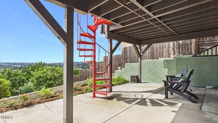 056_cam06413g6-pr0026-still007_456