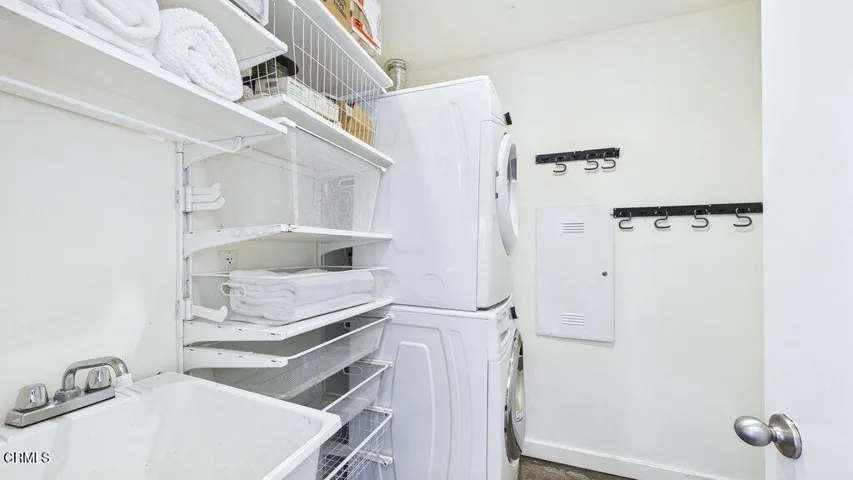 033_cam06413g6-pr0026-still032_832