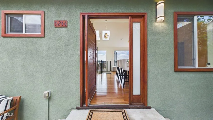 013_cam06413g6-pr0026-still012_125