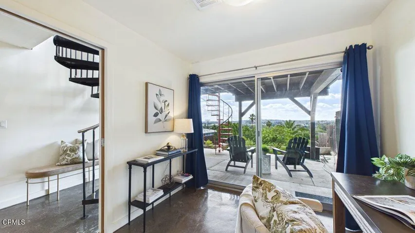 045_cam06413g6-pr0026-still043_762