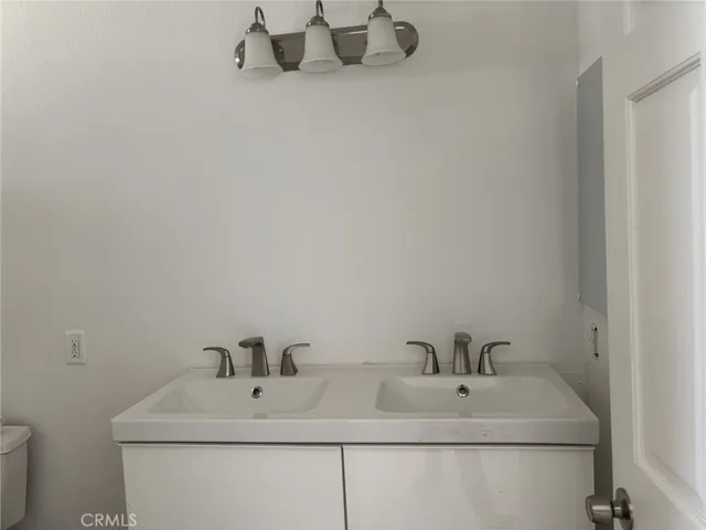 MASTER FULL BATHROOM