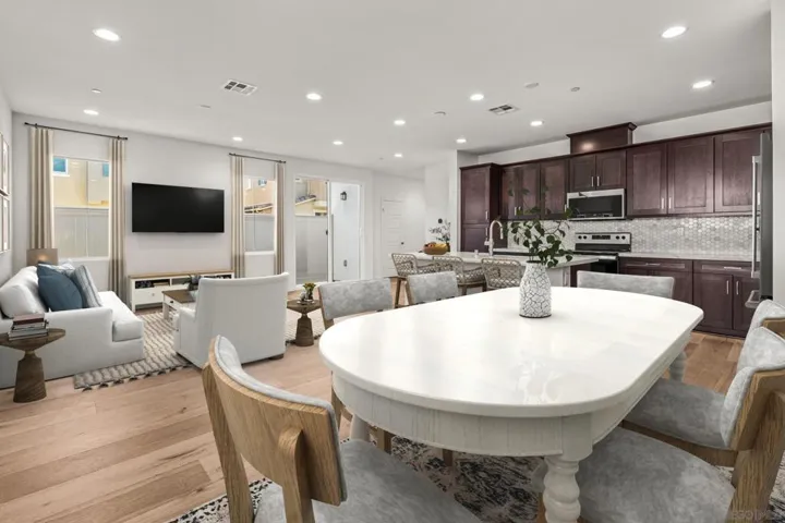 https://zimg.paragon.ice.com/ParagonImages/Property/PA/SDMLS/-520537/2/533/400/c535dfb24424e1db258bc5df53fea9be/3/e5de1e9a684c0a8e72ba7b1415a4f5d1/-520537-3675566f-2fcf-41ea-b456-f22ae2bc53b9.JPG