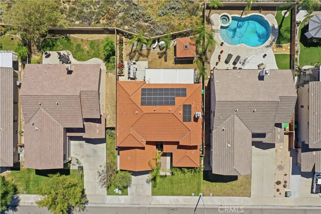 No Neighbors Behind