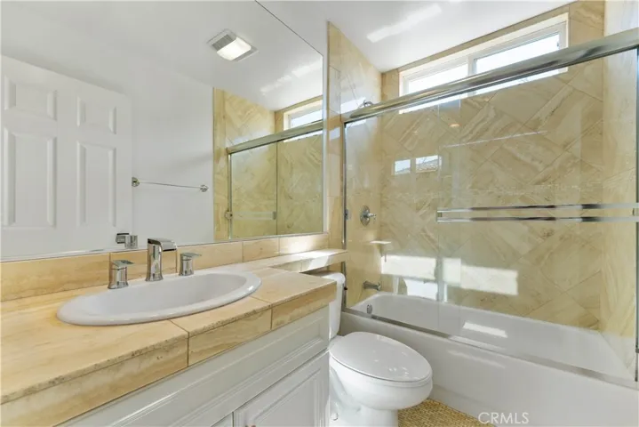 Full bath off office