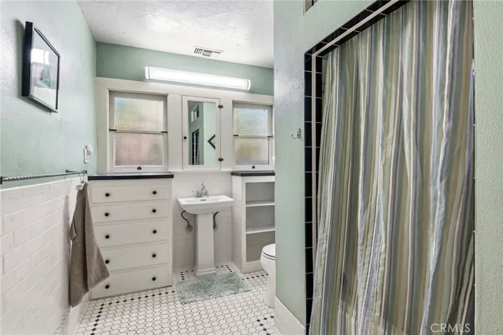 231 Lincoln Avenue, Pomona, California 91767