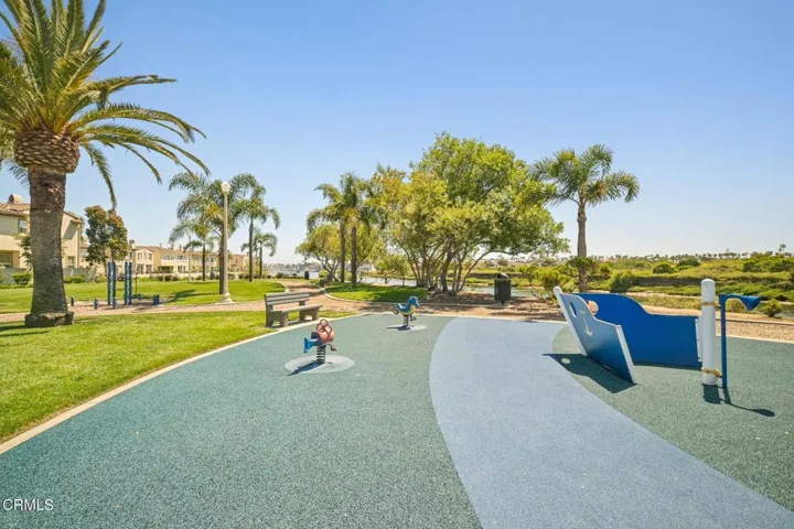 55-web-or-mls-Bayside Cir-0904-909