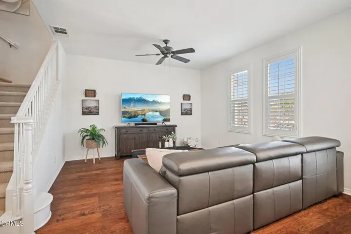 11-web-or-mls-Bayside Cir-S0904-011