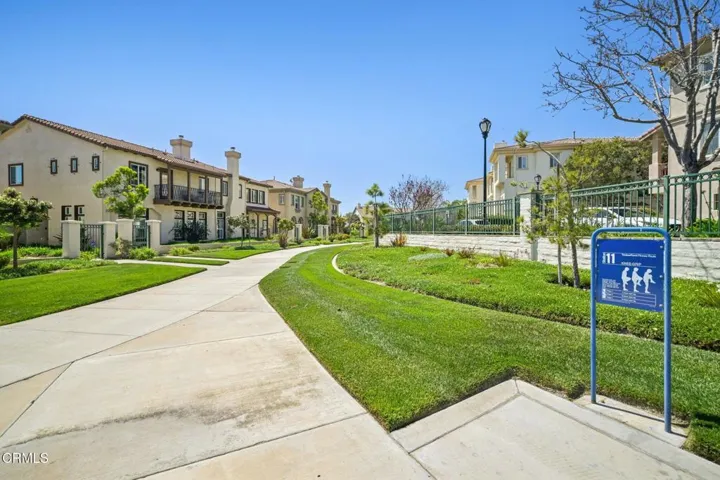 47-web-or-mls-Bayside Cir-0904-901