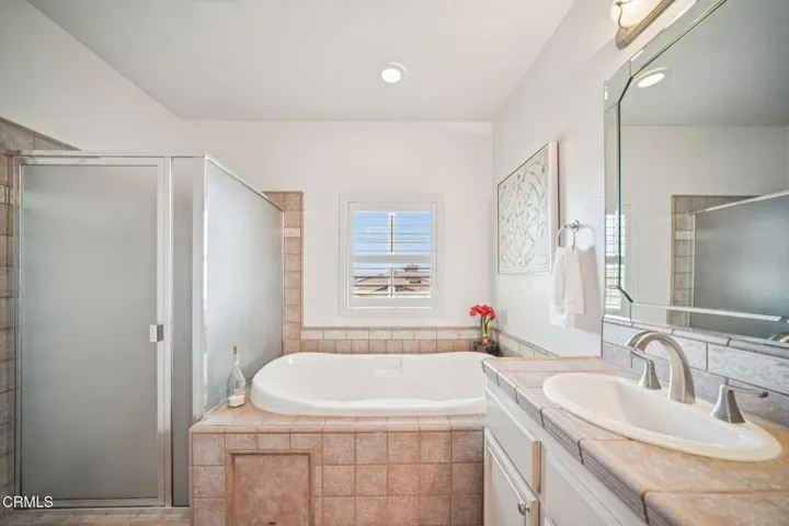 35-web-or-mls-Bayside Cir-S0904-035