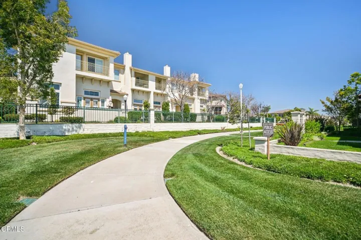 48-web-or-mls-Bayside Cir-0904-902