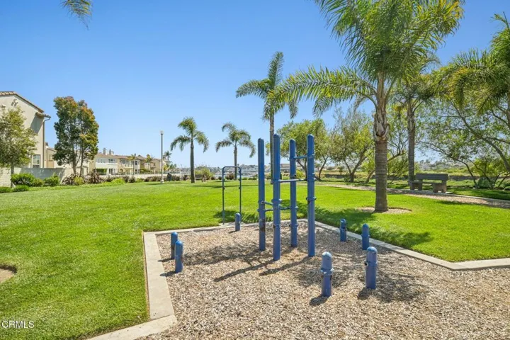 57-web-or-mls-Bayside Cir-0904-911