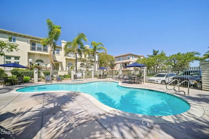 51-web-or-mls-Bayside Cir-0904-905