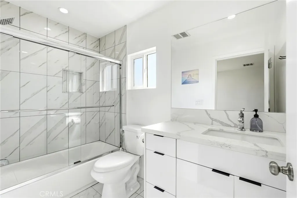 Ensuite bath