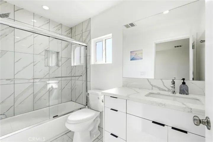 Ensuite bath