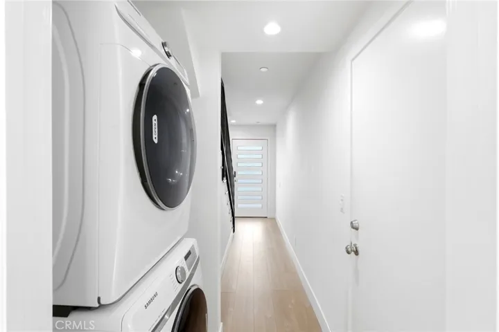 Washer & dryer included