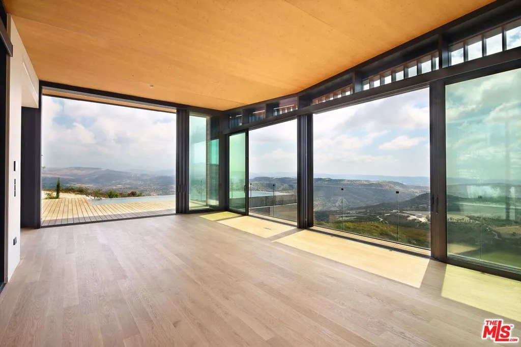 gallery-image 3