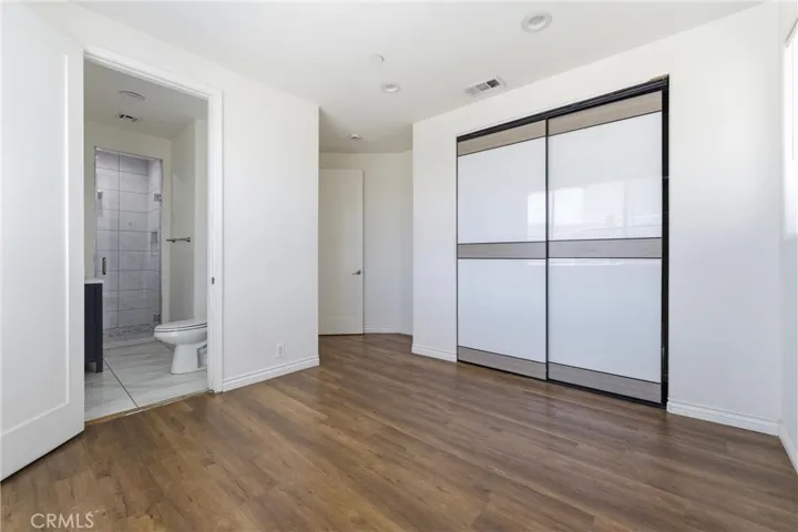 Bedroom with Bathroom