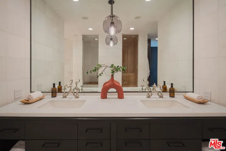 23649 Malibu Colony Road, Malibu, California 90265