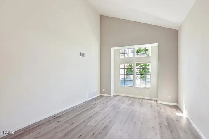 6-web-or-mls-Summerfield St-S0904-006