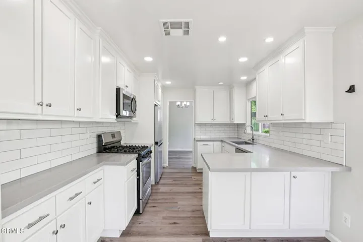 17-web-or-mls-Summerfield St-S0904-017