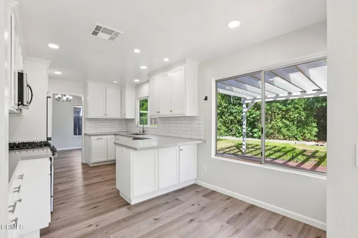 15-web-or-mls-Summerfield St-S0904-015