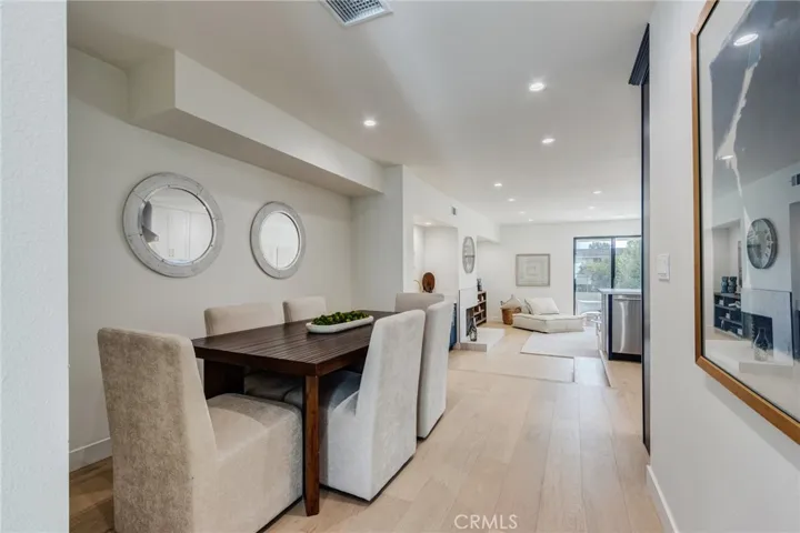 11919 Mayfield 2, Los Angeles, California 90049