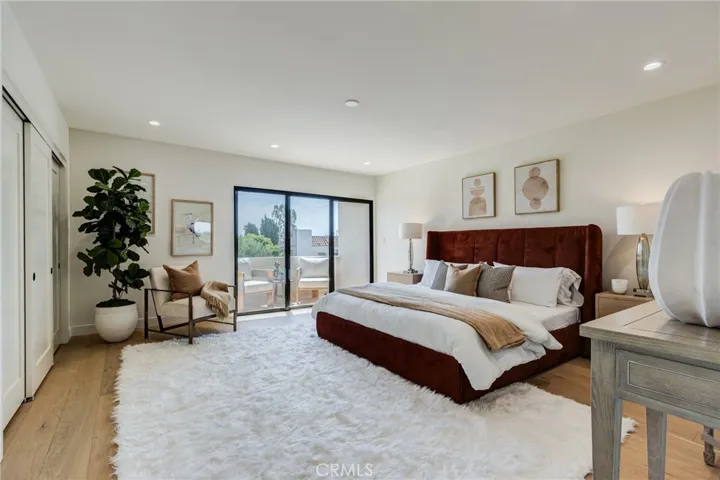 11919 Mayfield 2, Los Angeles, California 90049