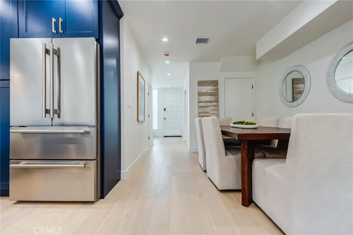 11919 Mayfield 2, Los Angeles, California 90049