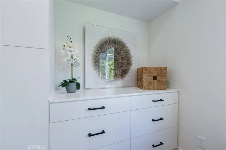 11919 Mayfield 2, Los Angeles, California 90049