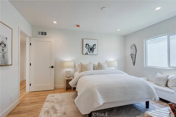11919 Mayfield 2, Los Angeles, California 90049