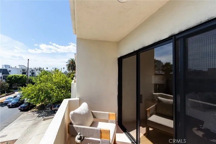 11919 Mayfield 2, Los Angeles, California 90049