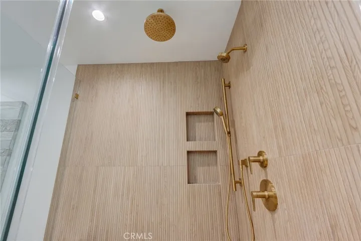 11919 Mayfield 2, Los Angeles, California 90049